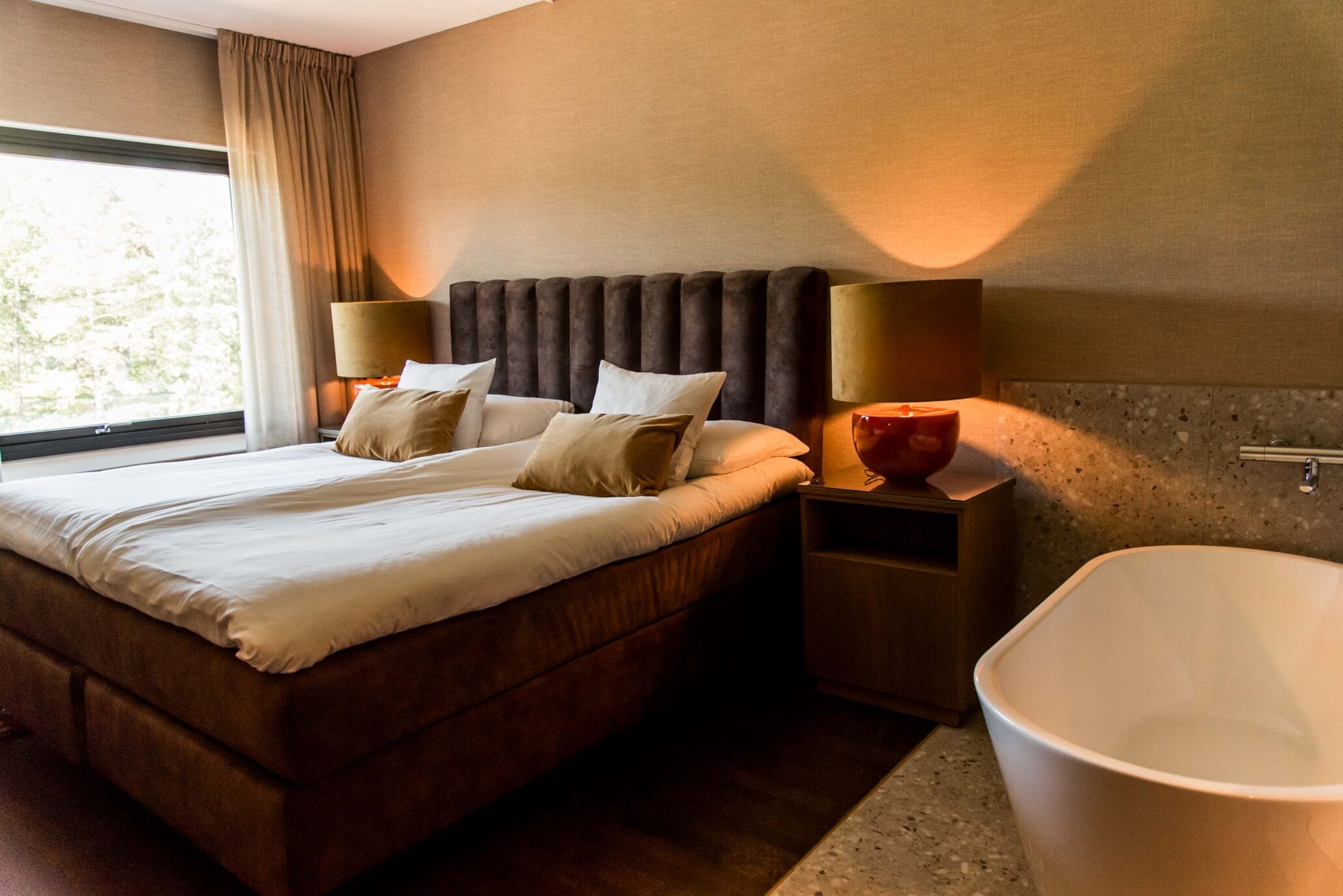 deluxe hotellrum med badkar