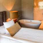 deluxe hotellrum med badkar