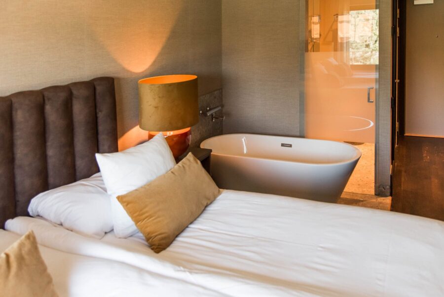 deluxe hotellrum med badkar