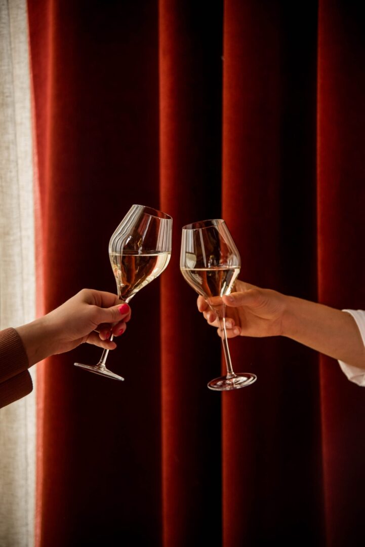 Wine glass bowl on bare Arne