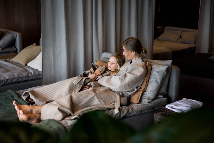 mamma och dotter på spa