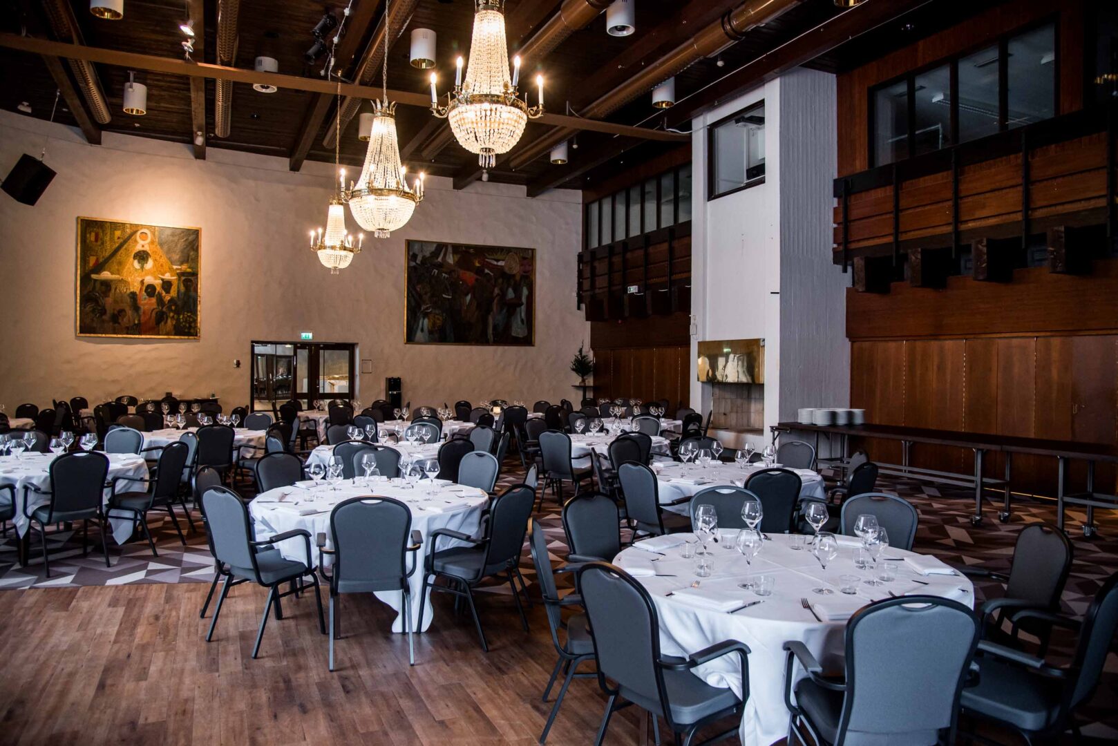 Billingen room set for a party  