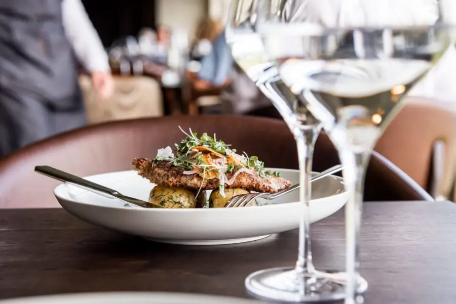 lunch i sandbergs restaurang