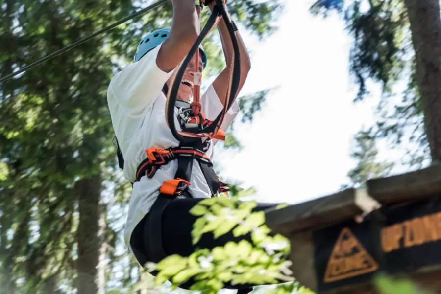 höghöjdsbana utomhusaktivitet