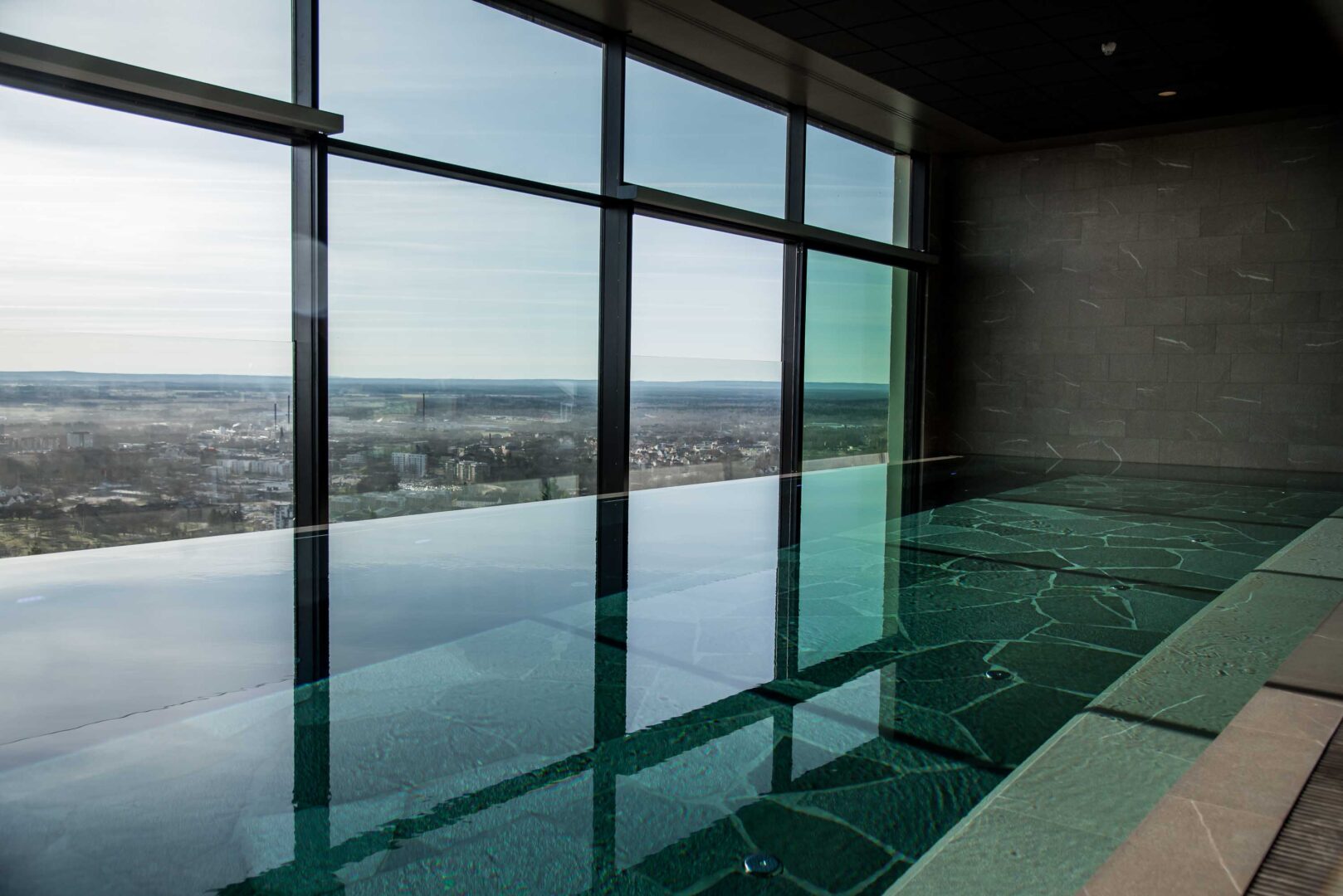 pool på elevation spa