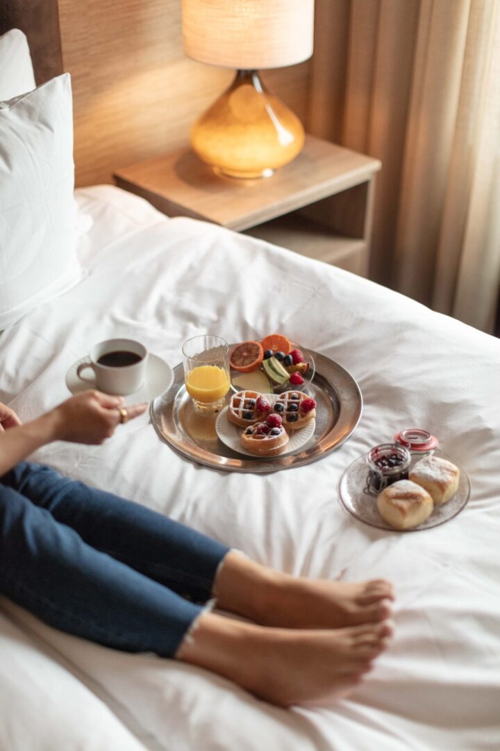 breakfast in the room