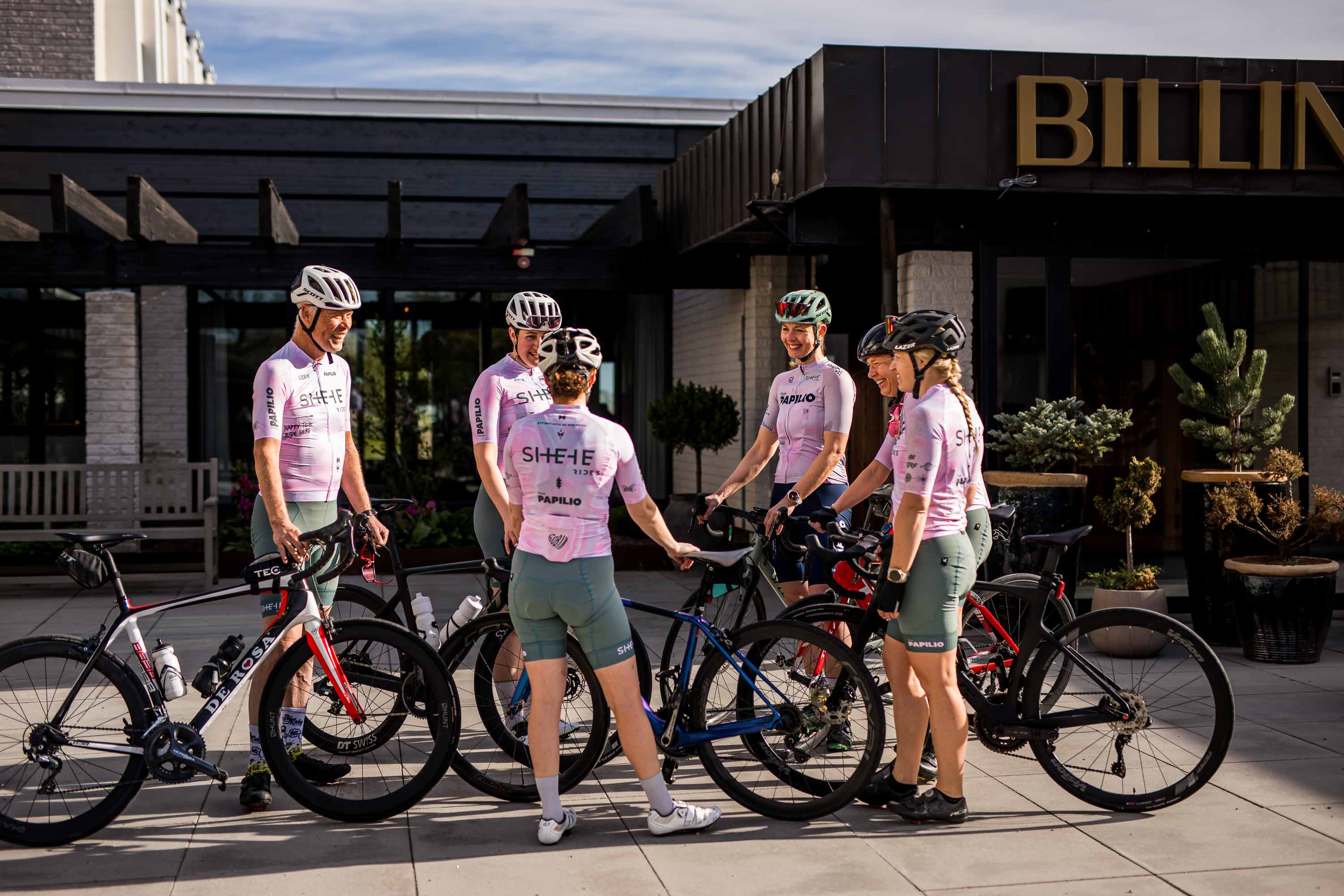 she rides cykelgrupp